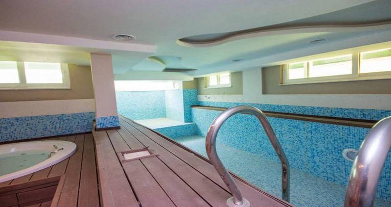 2+1 apartment in Oba with facilities